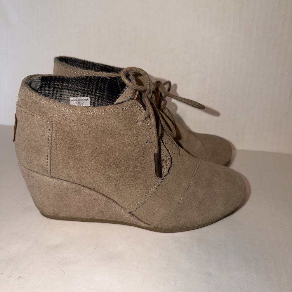 Toms Boots Womens W6.5 Taupe Desert Wedge Ankle Booties Suede Lace Up